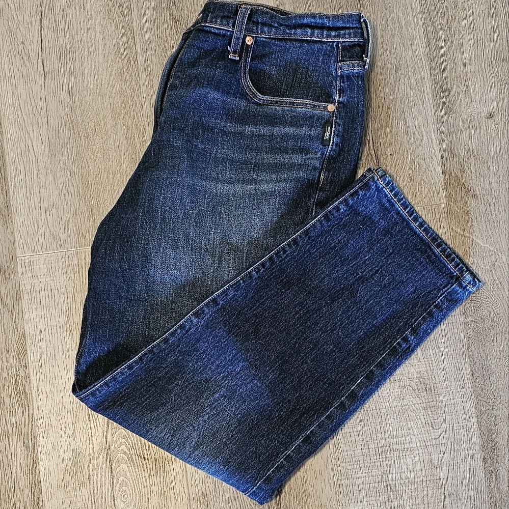 Silver Jeans Straight Leg.